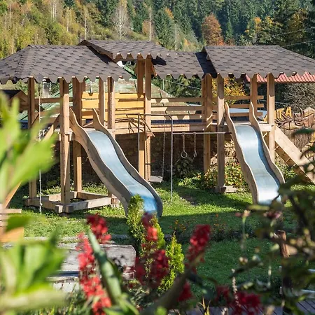 ゲストハウス хата різьбяра - закуток