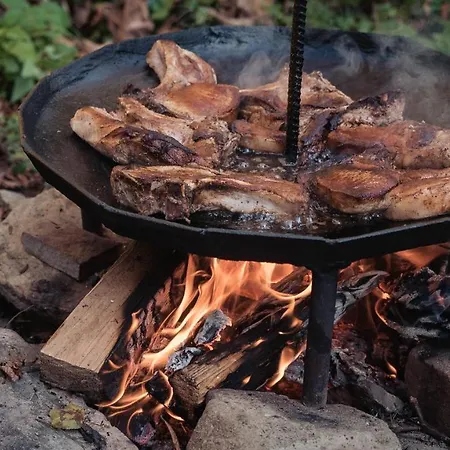 хата різьбяра - закуток ゲストハウス 4*