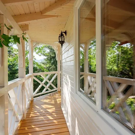 хата різьбяра - закуток 4*