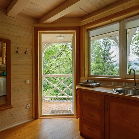 ゲストハウス хата різьбяра - закуток 4*