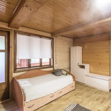 ゲストハウス хата різьбяра - закуток 4*