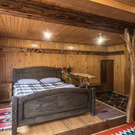 хата різьбяра - закуток Beloberezka