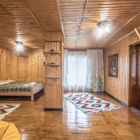 хата різьбяра - закуток 4*