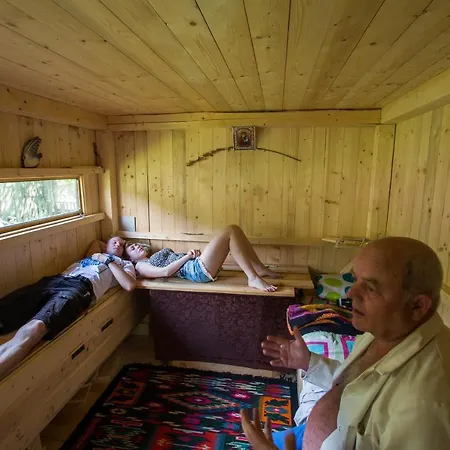 Guest house хата різьбяра - закуток 4*