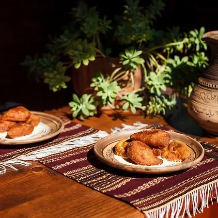 хата різьбяра - закуток Guest house 4*