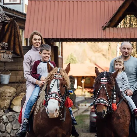 Guest house хата різьбяра - закуток