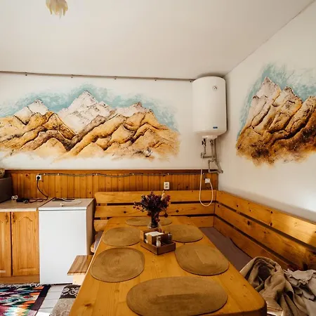 хата різьбяра - закуток ゲストハウス Byalobereska