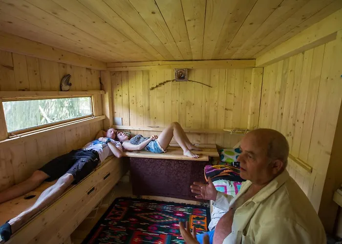 Guest house хата різьбяра - закуток 4*
